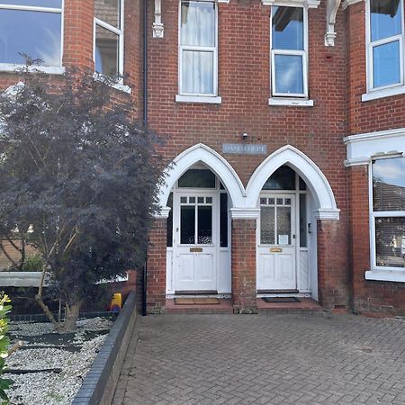 Number 10 Service Apartment - Danes Southampton Dış mekan fotoğraf